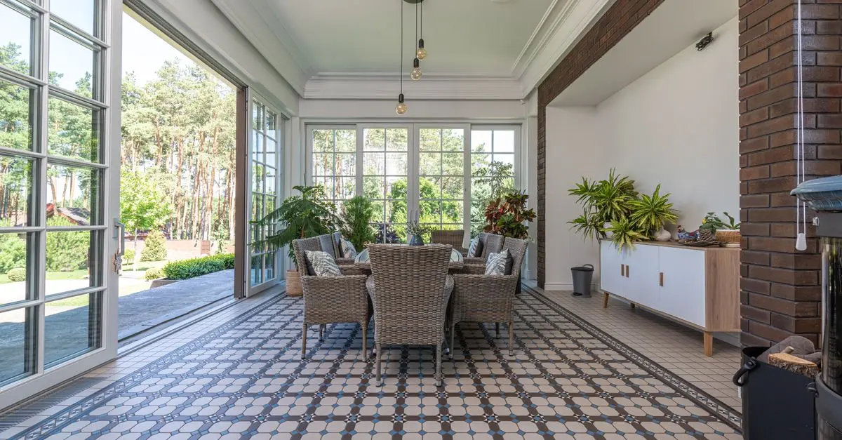 How to Achieve a Seamless Indoor-Outdoor Living Space