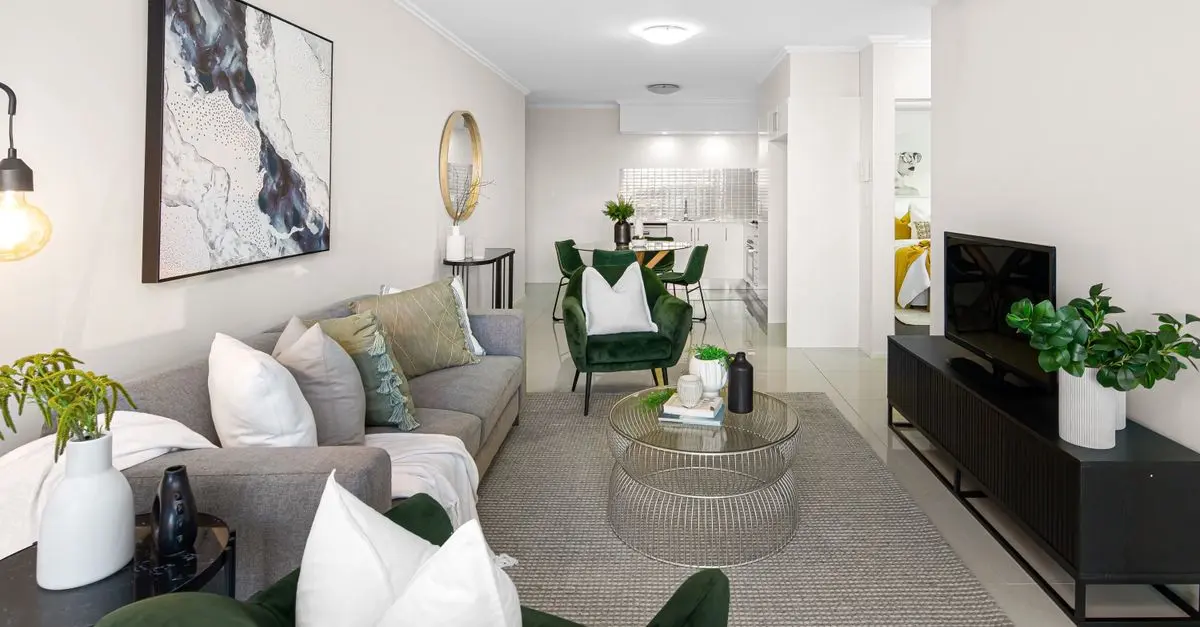 Comparing Minimalist vs. Maximalist Decor Styles