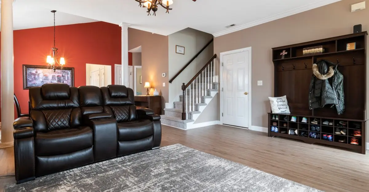 Designing a Functional Entryway: Tips and Ideas