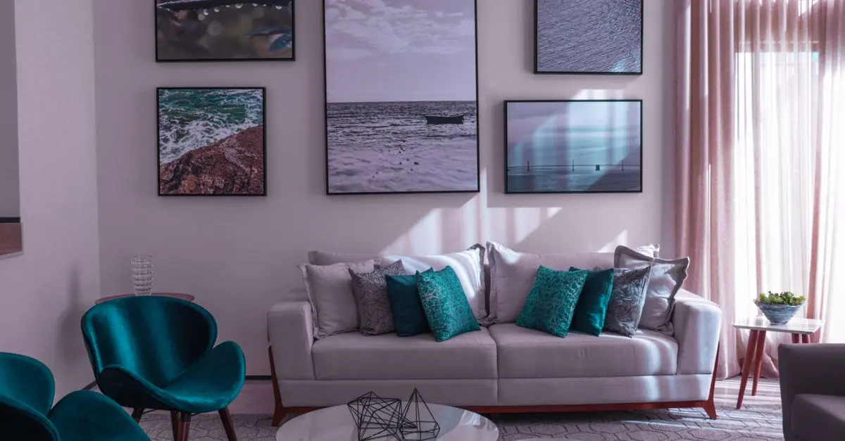 How to Create a Timeless Gallery Wall in Your Home