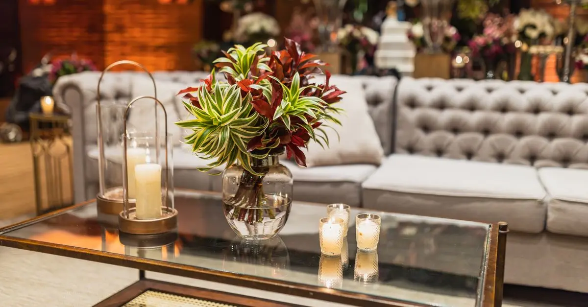 7 Essential Tips for Creating a Cozy Living Room Atmosphere